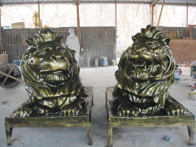 广东玻璃钢狮子雕塑  