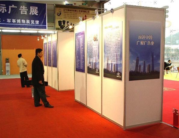 供应中国好声音节目宣传展架 铝合金八棱柱展板