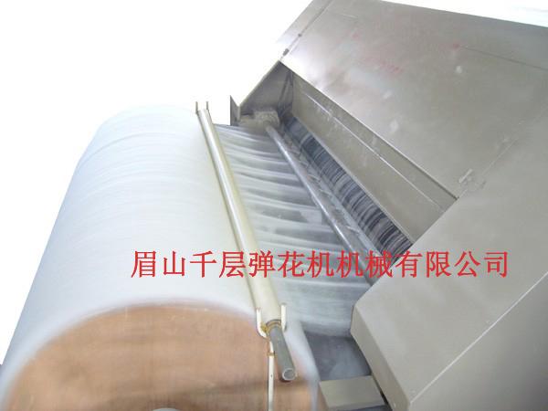 供应丝棉机化纤棉机器棉衣内胆加工机器图片