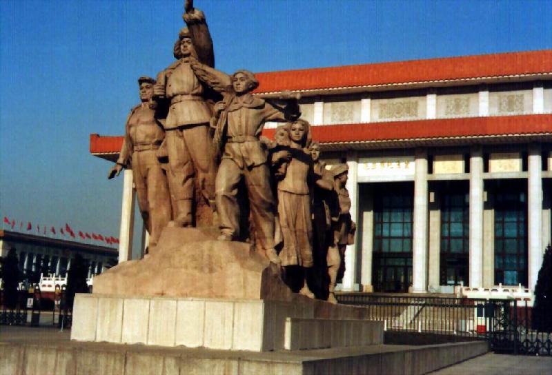 北京军事雕塑厂家 北京历史军事雕塑厂家 北京武器模型雕塑 北京纪念碑