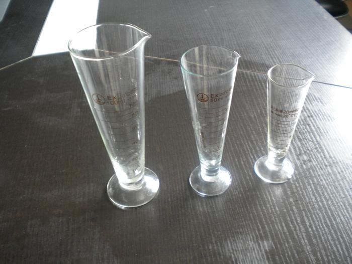 山西太原玻璃量杯（玻璃仪器批发）山西太原玻璃量杯玻璃仪器批发