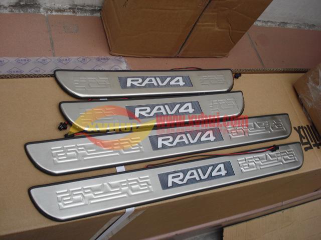 供应丰田RAV4迎宾踏板，rav4带LED灯门槛条图片