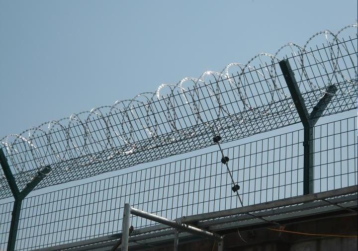 供应监狱护栏网生产厂家