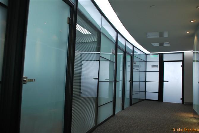 供应优质办公室铝合金钢化玻璃隔断