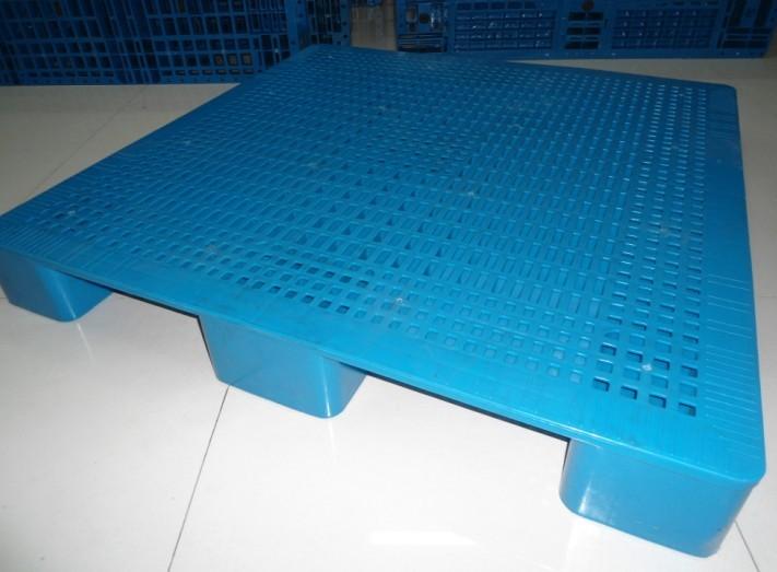 大量销售塑料托盘广东塑料托盘塑料周转箱零件盒垃圾桶厂家直销