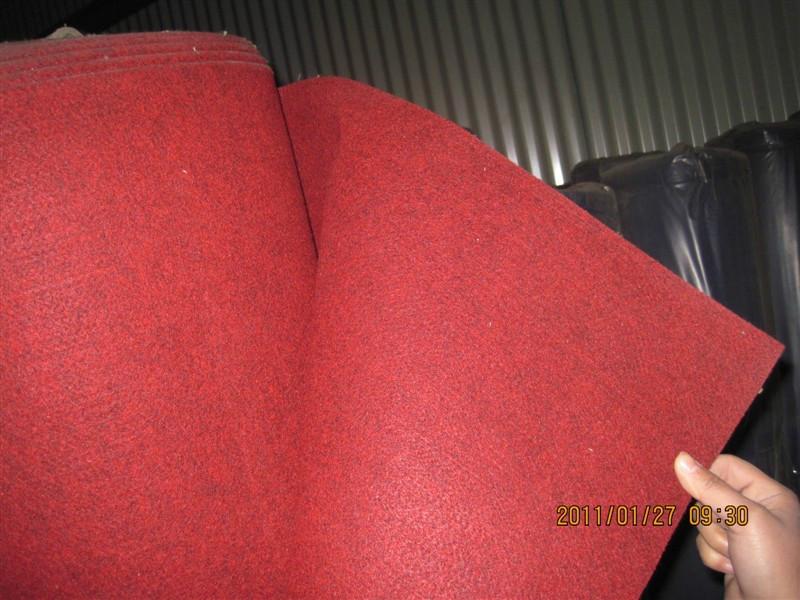 供应涤纶红地毯/丙纶地毯厂家