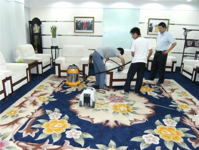 供应青岛沧口地毯清洗公司 李沧专业地毯清洗养护图片