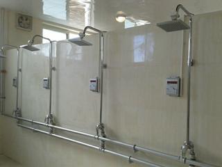 供应公共澡堂打卡节水控制器天津浴室打卡水控系统