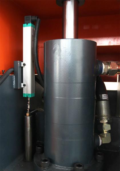 供应河南安阳出口设备高精度数控冲孔机  方管高精度数控液压冲孔设备