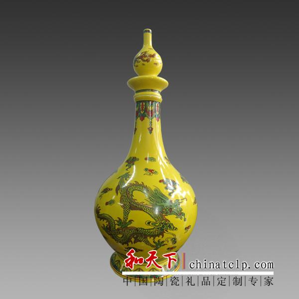 供应陶瓷酒瓶定制，中国红陶瓷酒瓶，釉中陶瓷酒瓶，镂空酒瓶