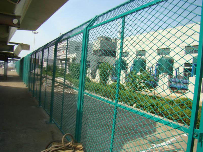 供应广州钢板护栏网厂家，韶关钢板防护网定做，阳江钢板护栏网价格图片