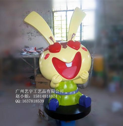 供应树脂兔子雕塑卡通兔子公仔批发 玻璃钢彩色动画人物价格