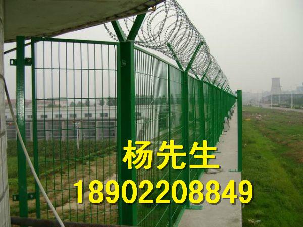供应珠海军用部队刺网广州带刀片刺网厂-惠州军事基地护栏安装图例