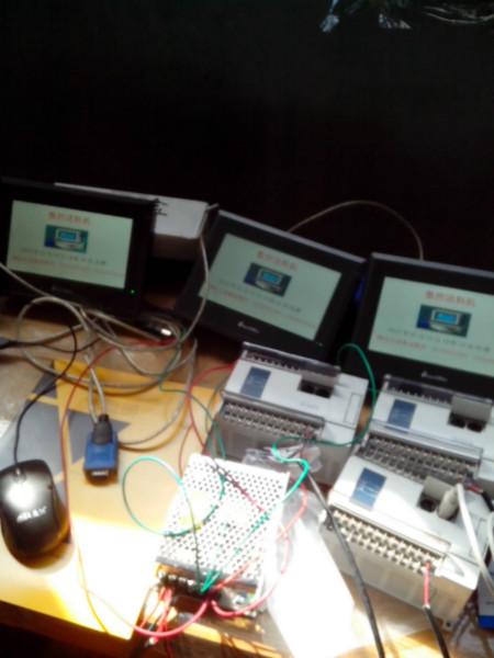 供应潍坊自动方管冲孔机PLC伺服系统图片
