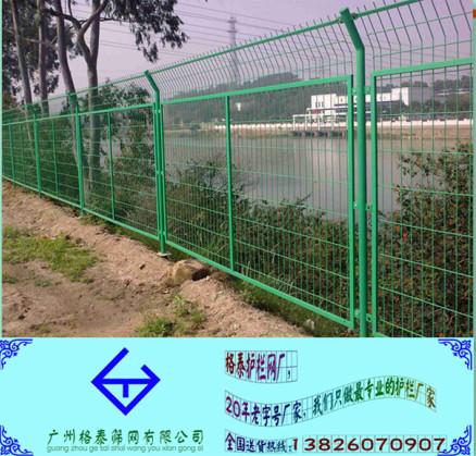 供应广州道路护栏网隔离深圳工地围栏网海南三亚农庄隔离网图片