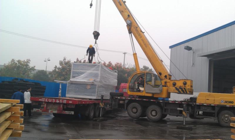 供应上海闵行吊车出租设备吊装搬运，精密设备气垫等13788920819