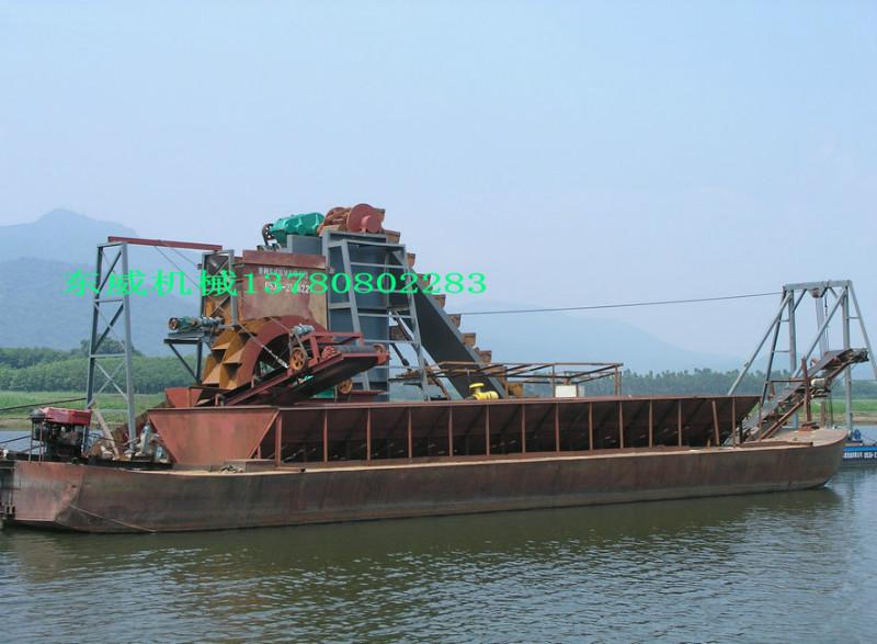 供应挖沙船生产黄沙外运任务的自航船只-自卸式运输船