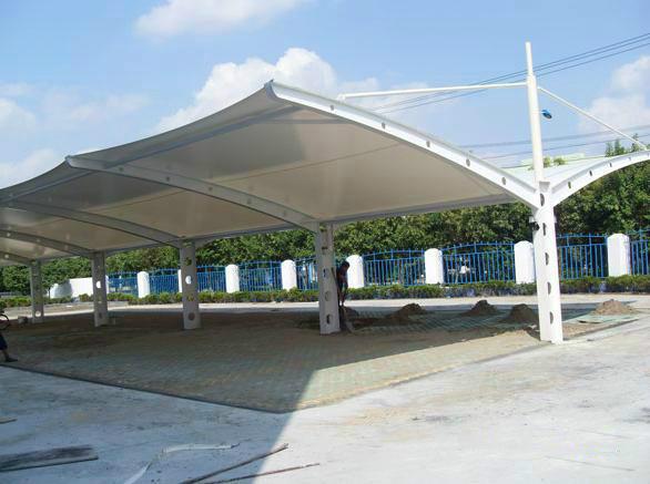 供应用于户外的湖南长沙七字型膜结构停车棚安装
