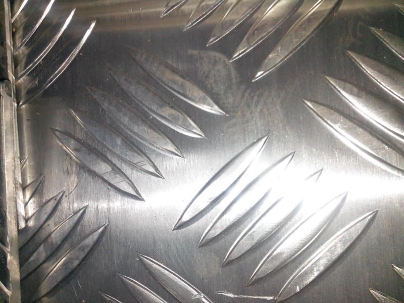 供应河南铝板厂家，定做铝板 铝卷 定做花纹铝板五条筋花纹铝板图片