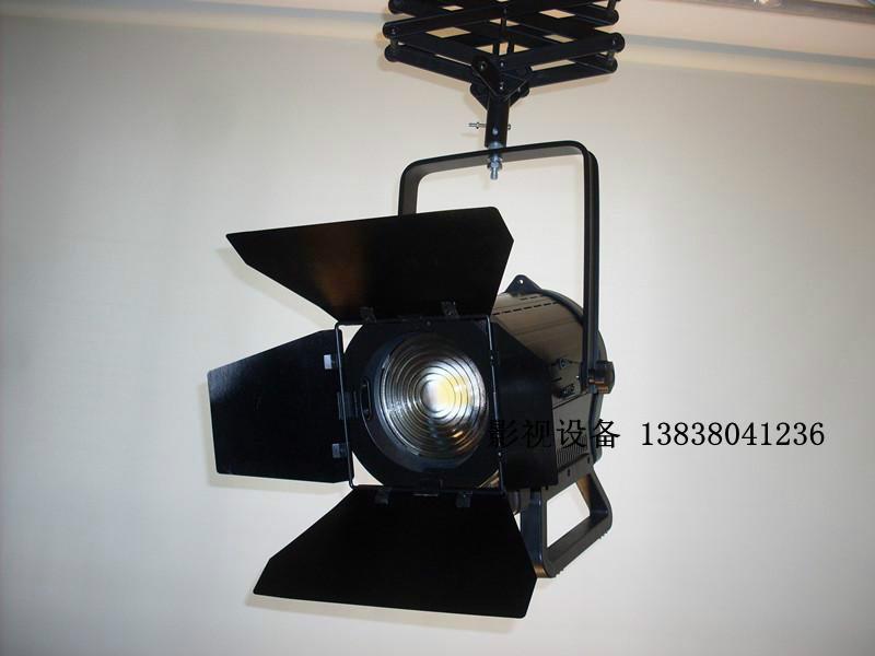 供应摄影棚外拍灯光LED便携式聚光灯pwm调光色温可调拉丝工艺外贸出口