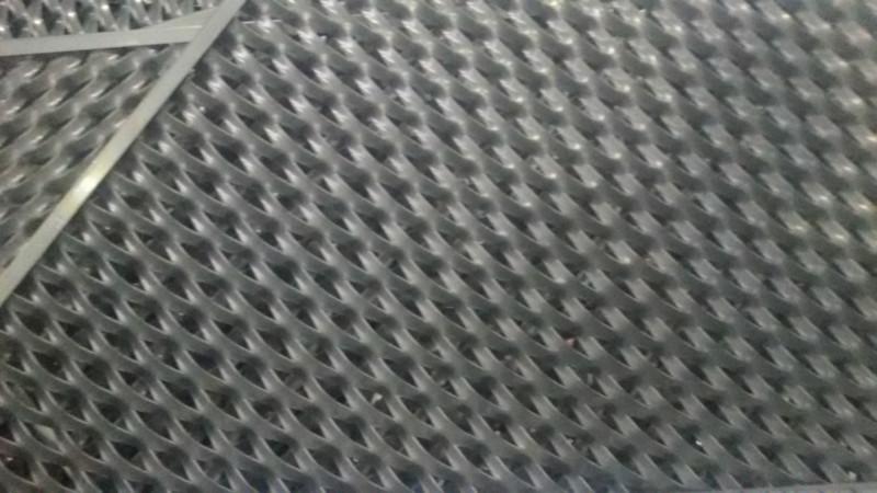 供应上海-银明防滑冲孔网板加工